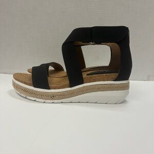 Adrienne Vittadini Black and Tan Wedges
